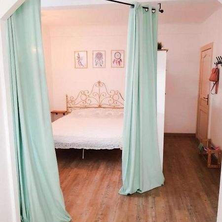 Thekeystudio, Studio Menta In Centre, 4 Minutes From The Sea Apartment Bordighera Bagian luar foto