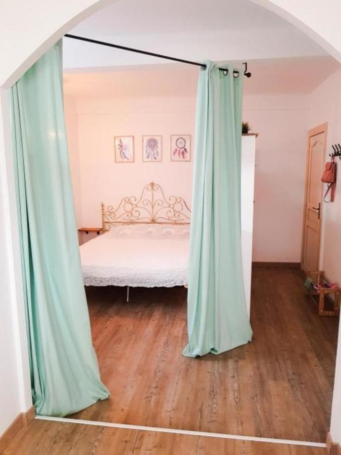 Thekeystudio, Studio Menta In Centre, 4 Minutes From The Sea Apartment Bordighera Bagian luar foto